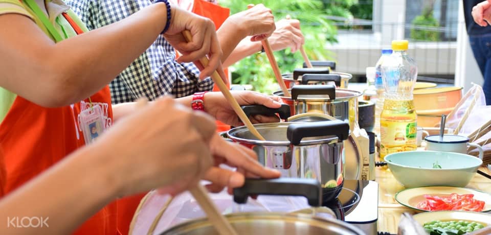 Thai Cooking Class And Market Tour
